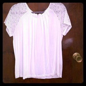 Worthington white short sleeve shirt, lace detail